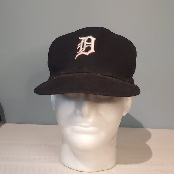 Black New Era Detroit Tigers Hat - Picture 1 of 5